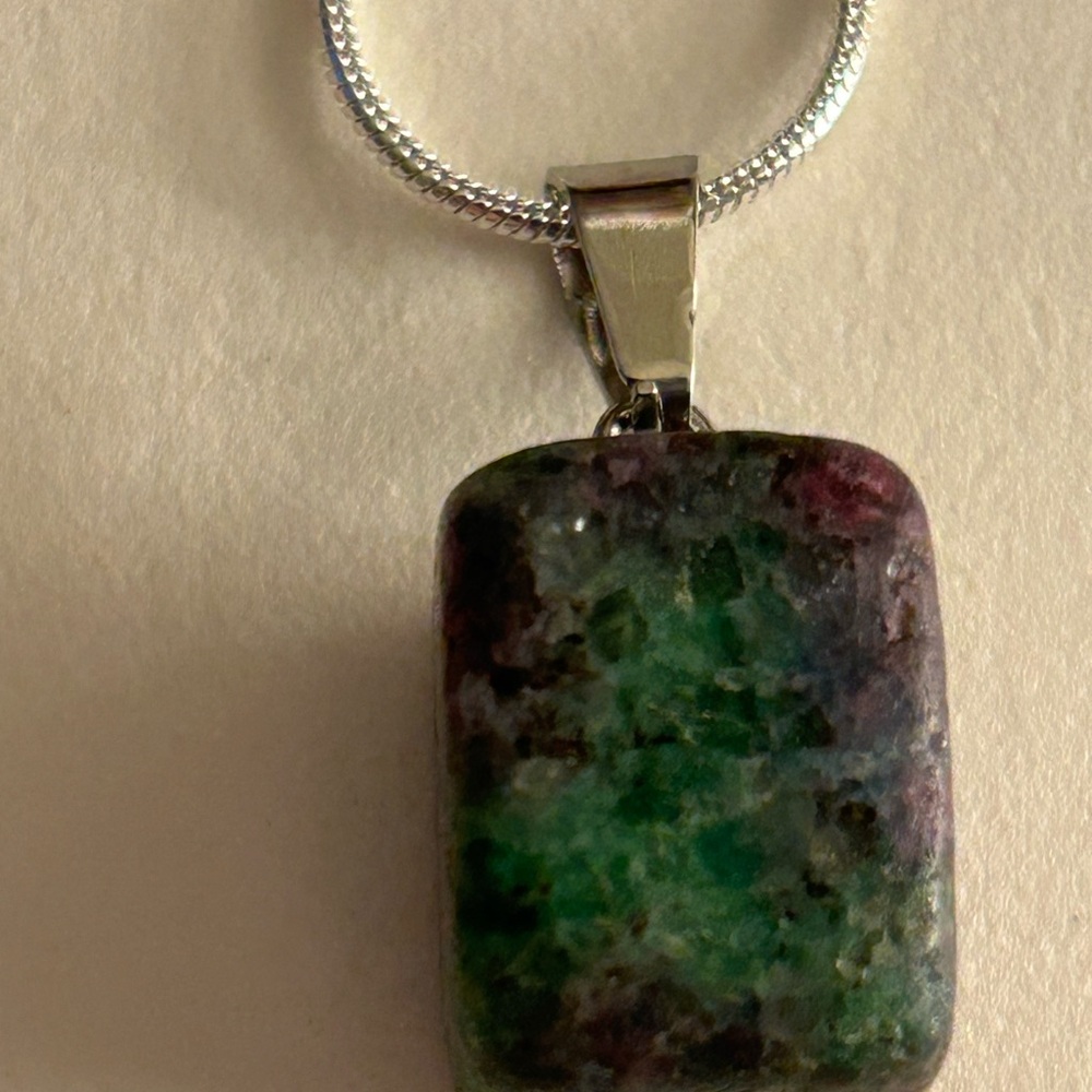 NWOT Necklace Ruby Zoisite polished Stone on a .925 Sterling Silverplate chain